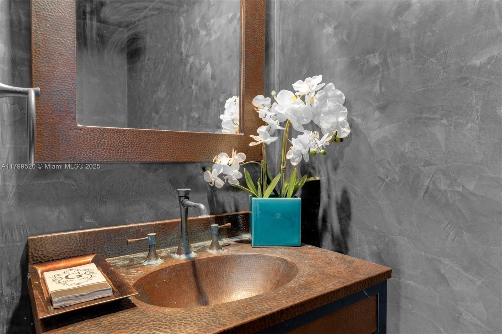 TRUMP ROYALE CONDO - Residential