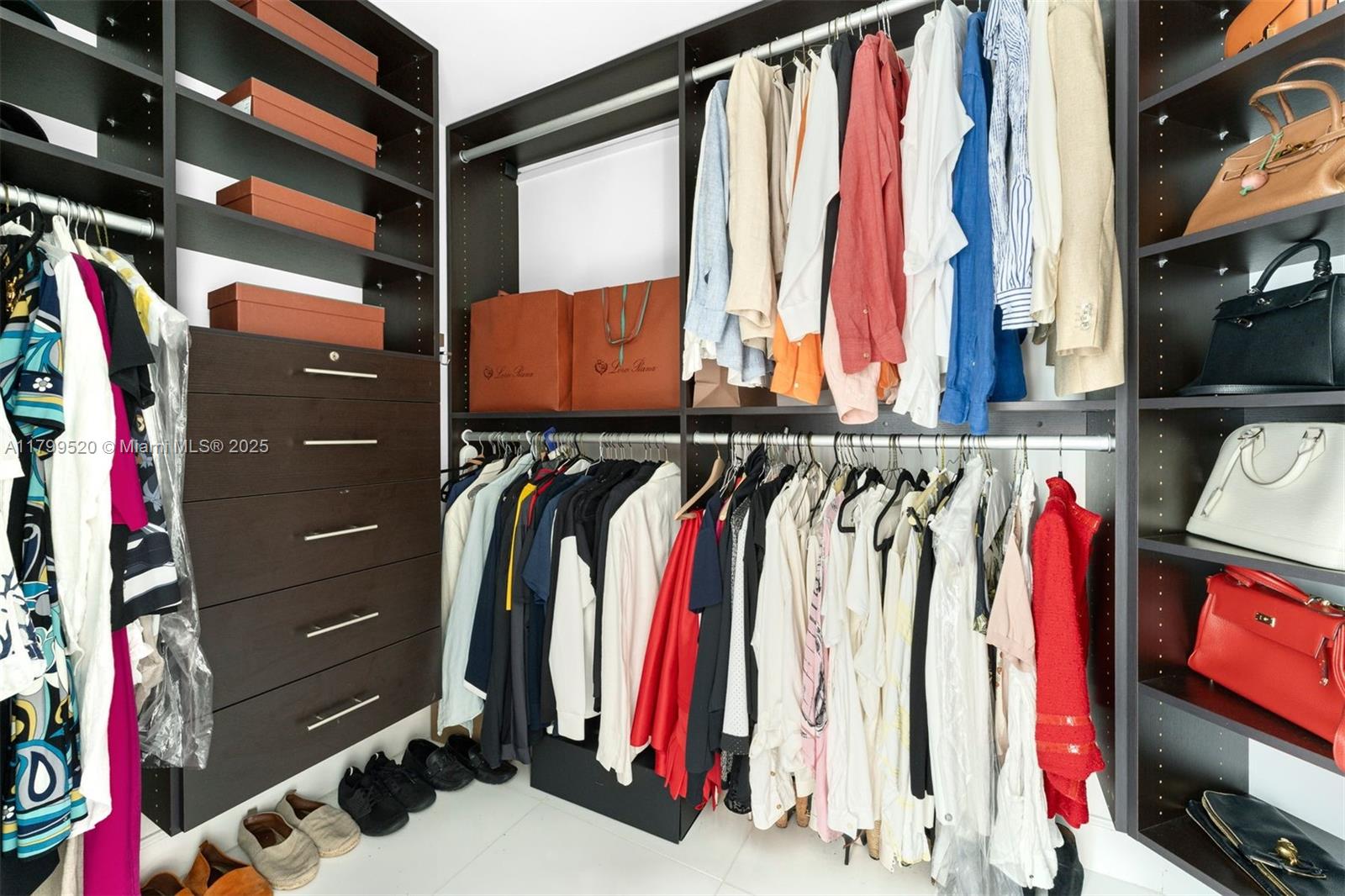 TRUMP ROYALE CONDO - Residential