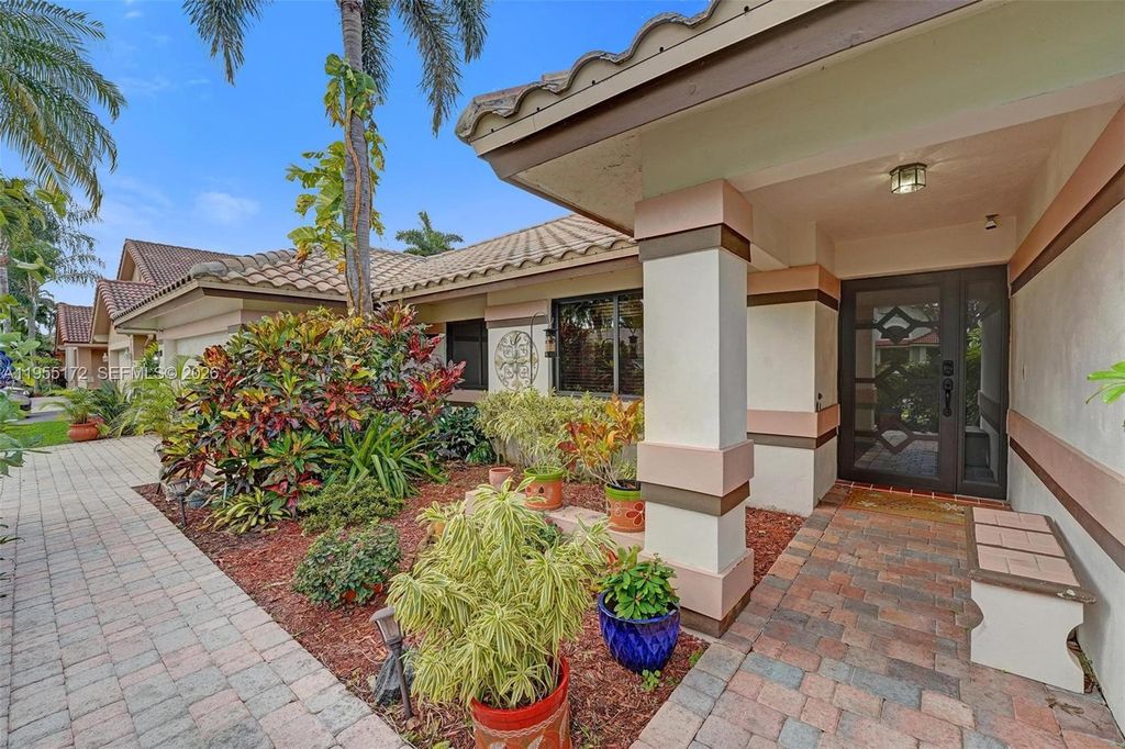 Photo of 3187 Beechberry Cir, Davie, FL 33328 (MLS # A11955172)