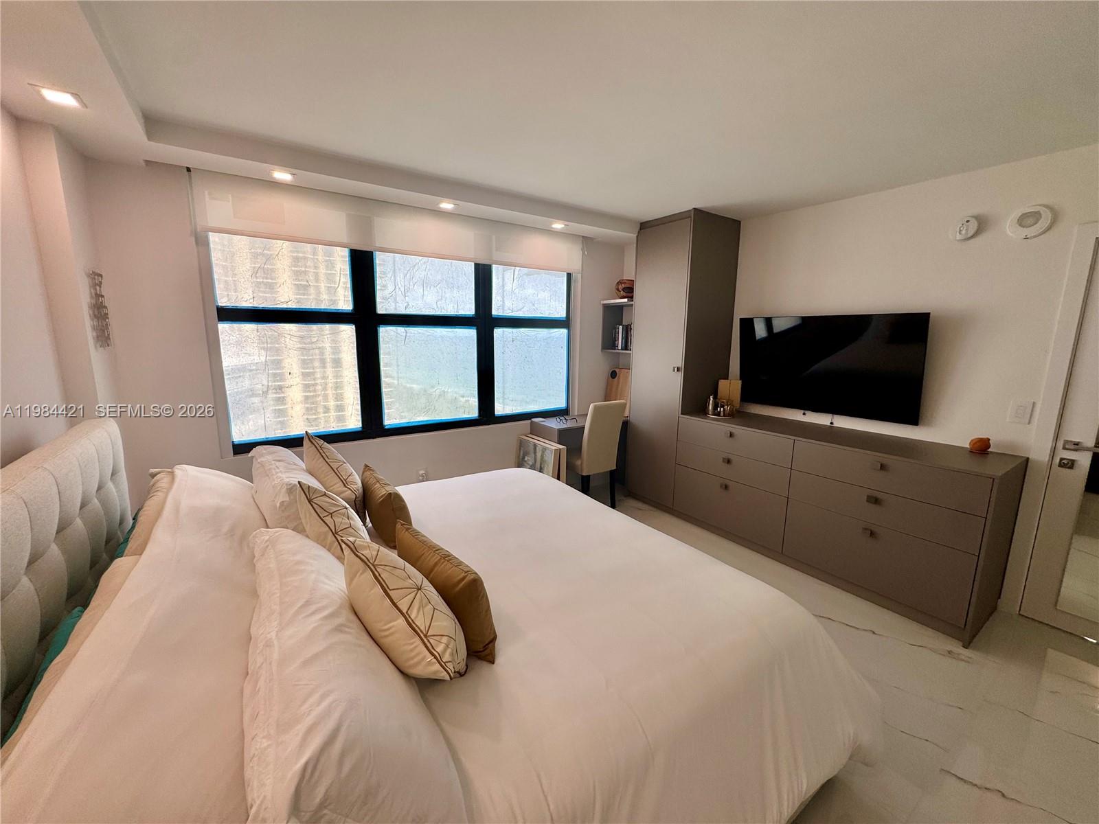 BALMORAL CONDO - Residential Lease