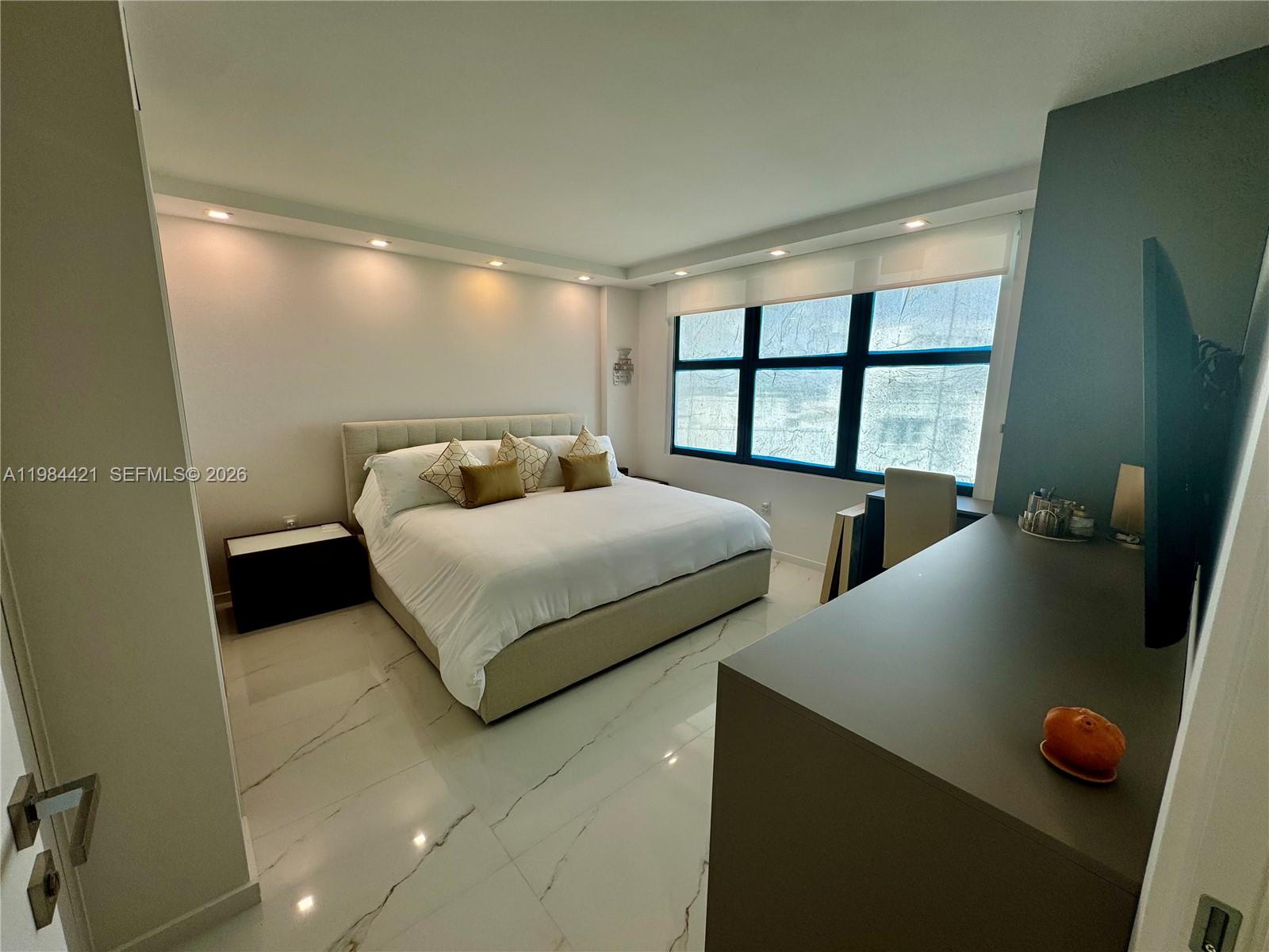 BALMORAL CONDO - Residential Lease