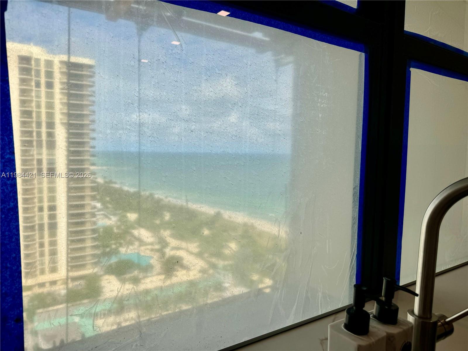 BALMORAL CONDO - Residential Lease