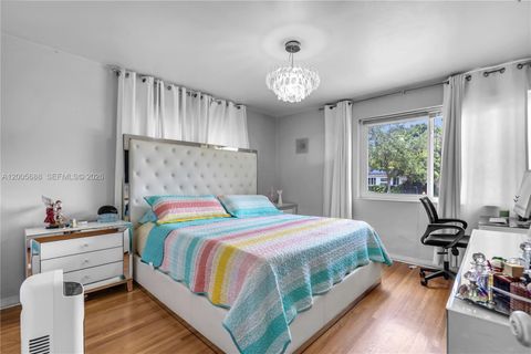 Tiny photo for 170 NW 105th St, Miami Shores, FL 33150 (MLS # A12005688)