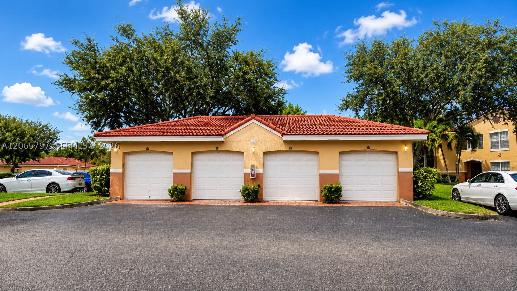 10294 S Fox Trail Rd S 704