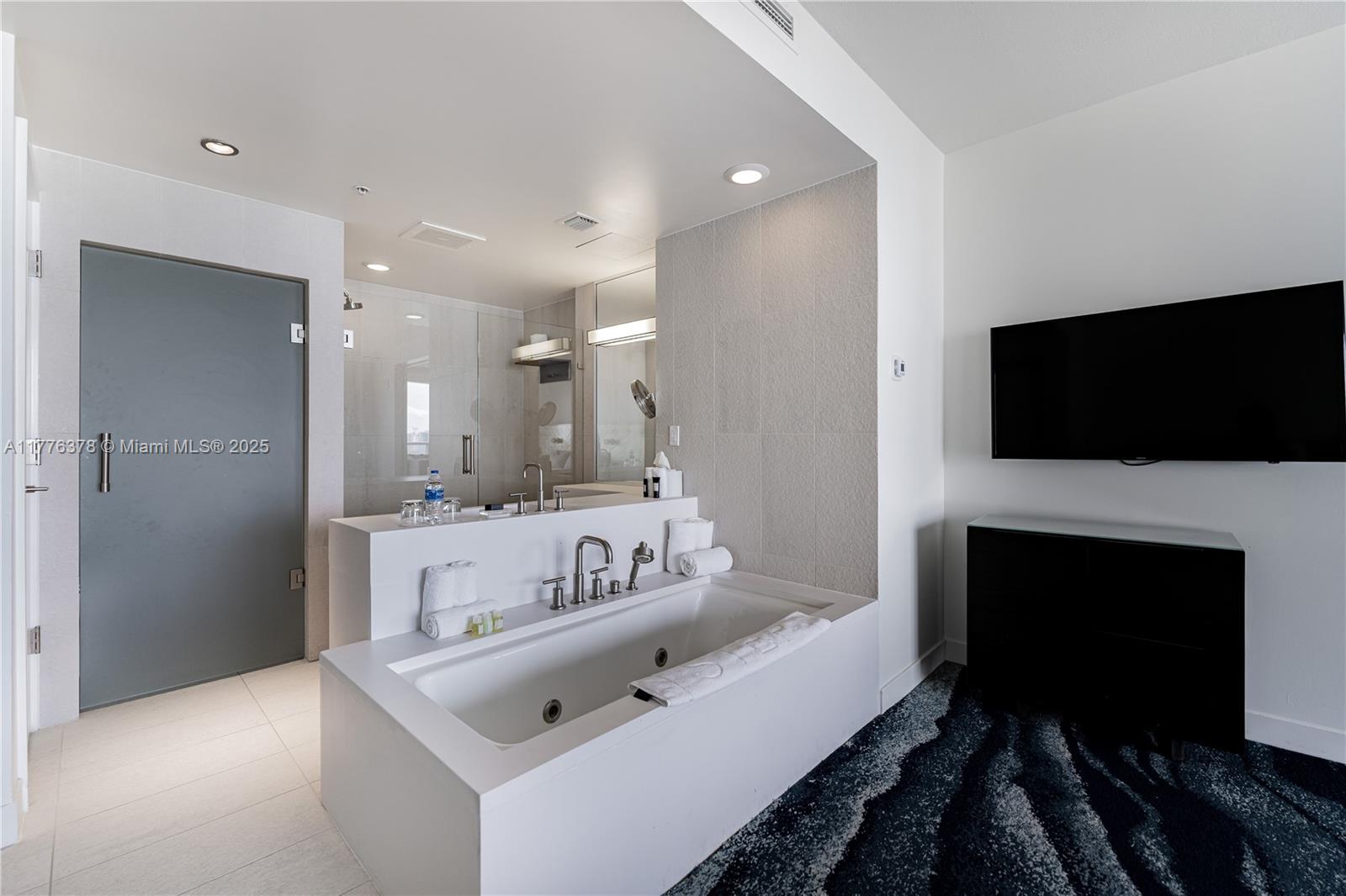 FORT LAUDERDALE RESIDENCE - Residential