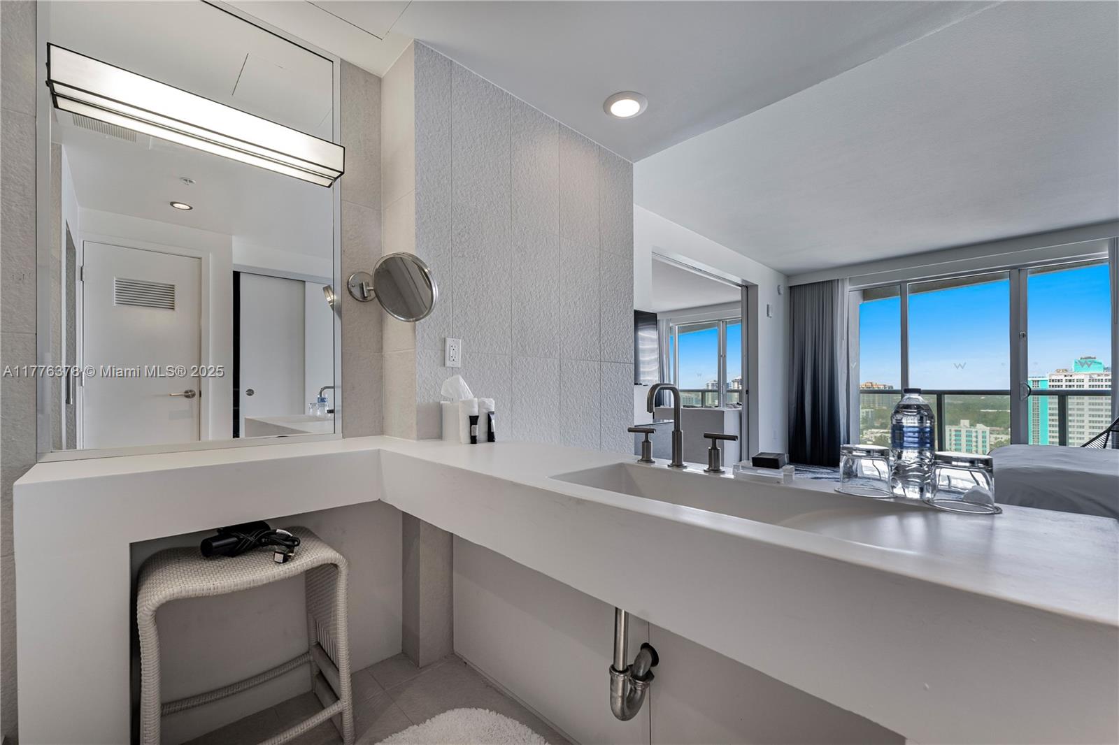 FORT LAUDERDALE RESIDENCE - Residential