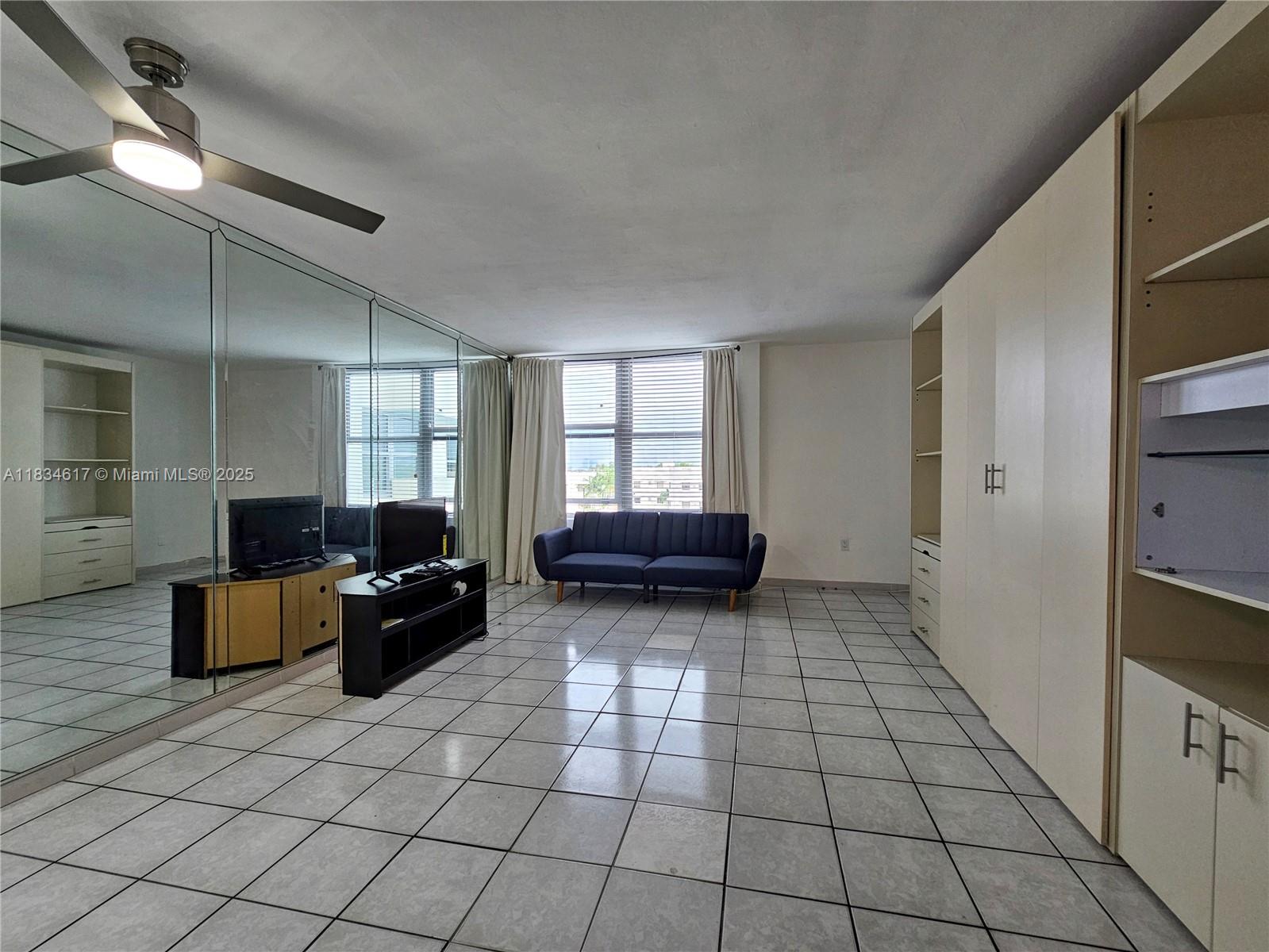 2899 Collins Ave 534
