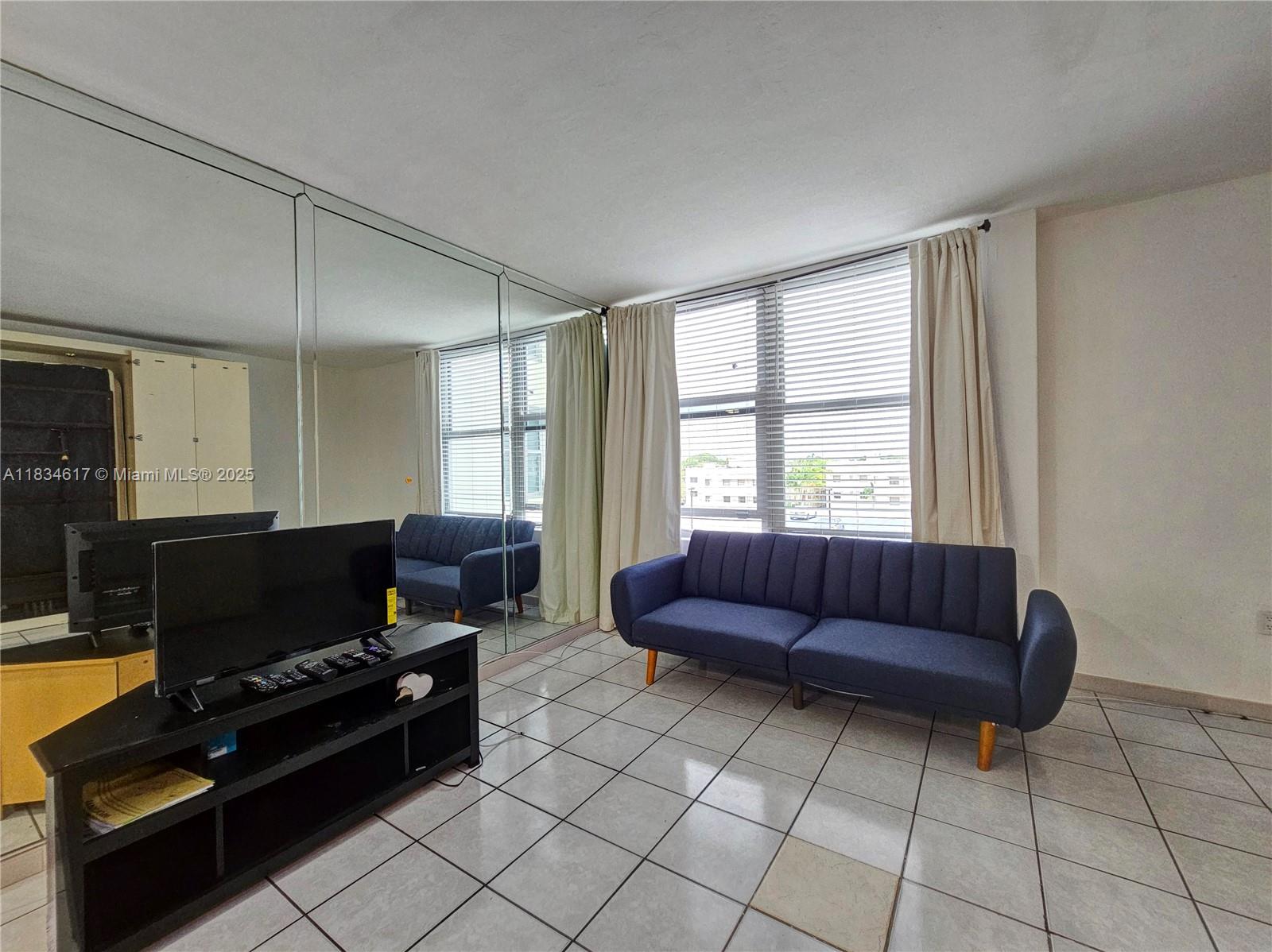 2899 Collins Ave 534