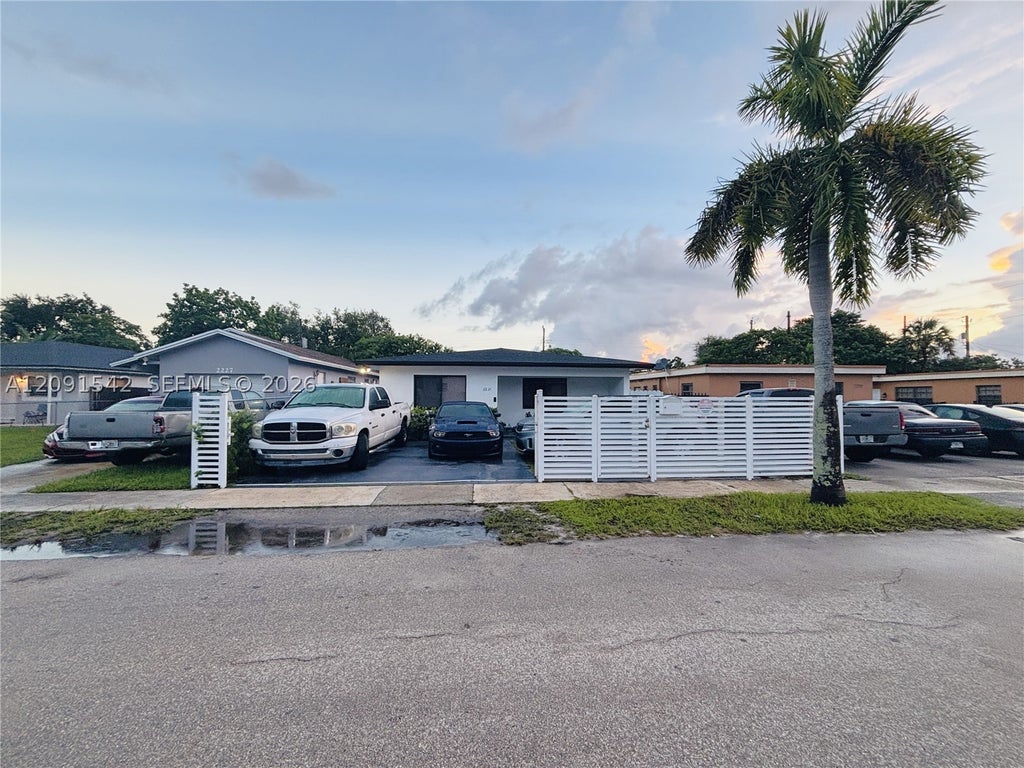 Photo of 2221 Charleston St, Hollywood, FL 33020 (MLS # A12091542)
