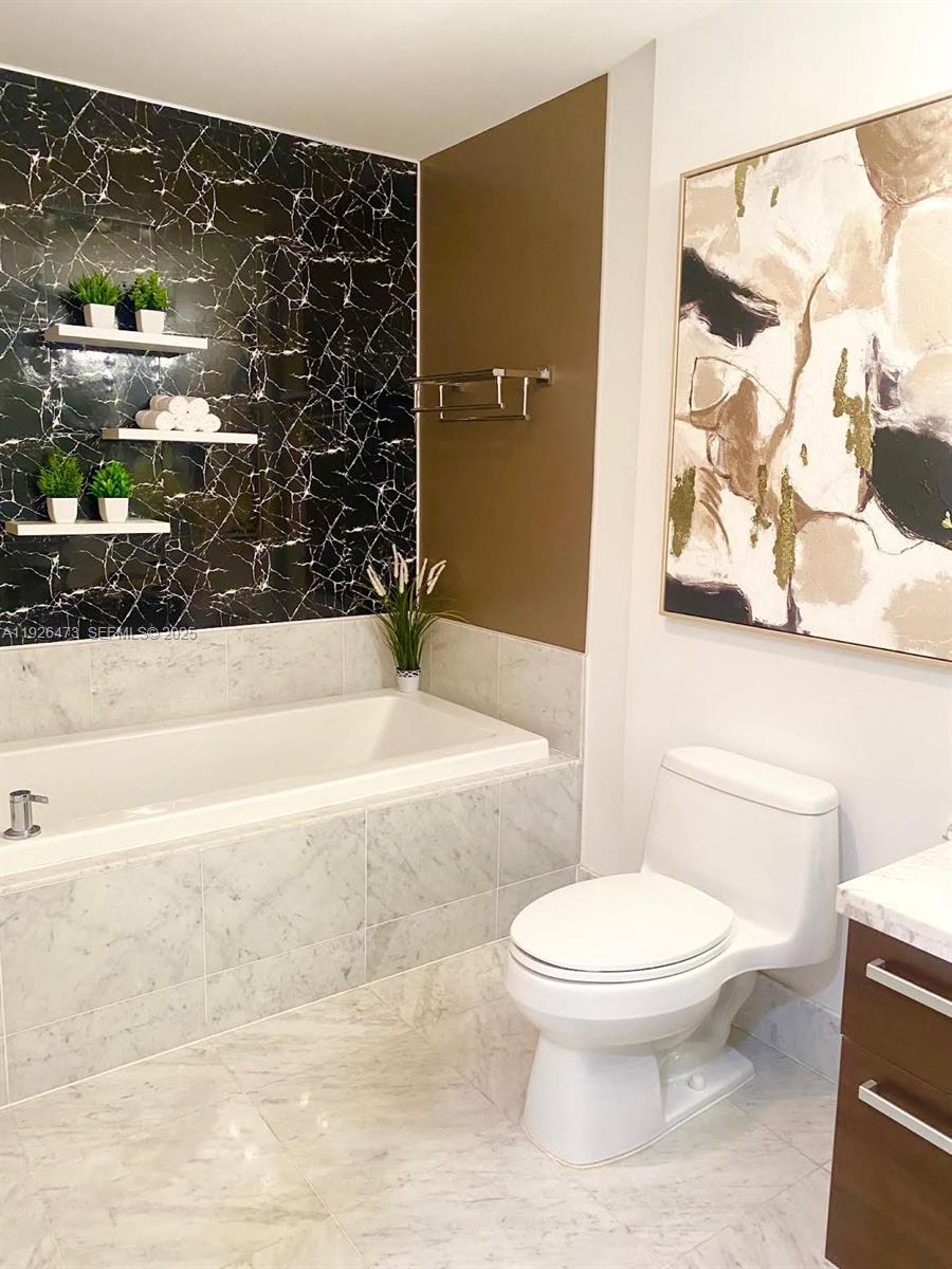 Vizcayne Condo North - Residential