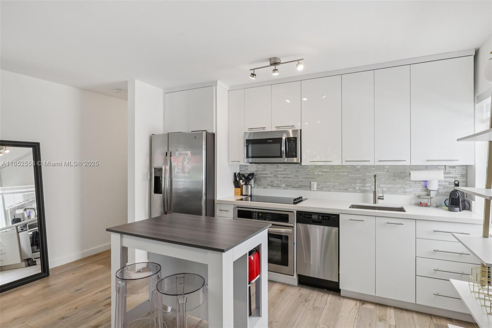 LINCOLN SUB - Residential