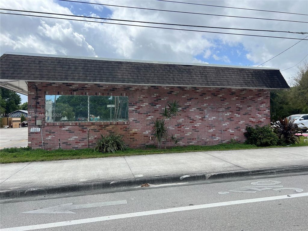 Photo of 1001 W Midway Rd, Fort Pierce, FL 34982 (MLS # A11909950)