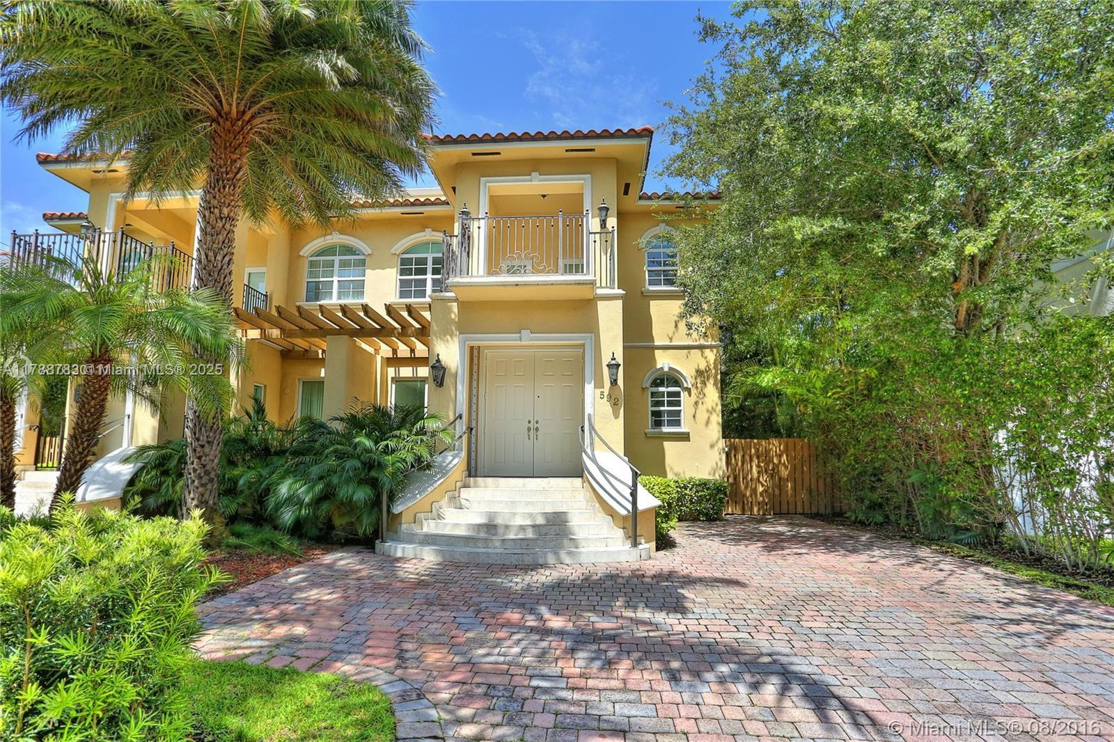 Rental Property at 592 Fernwood Rd B, Key Biscayne, Miami-Dade County, Florida - Bedrooms: 3 
Bathrooms: 3  - $13,000 MO.