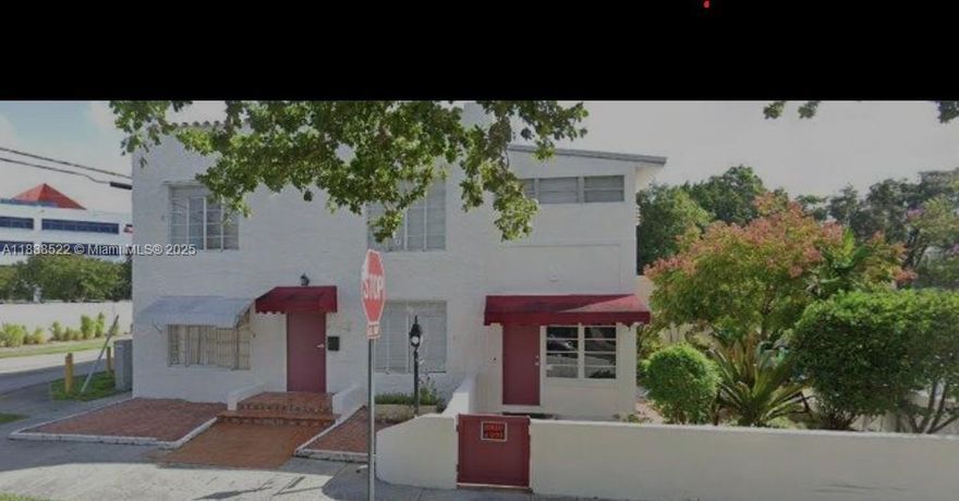 Outstanding central location.
Income and redevelopment opportunity