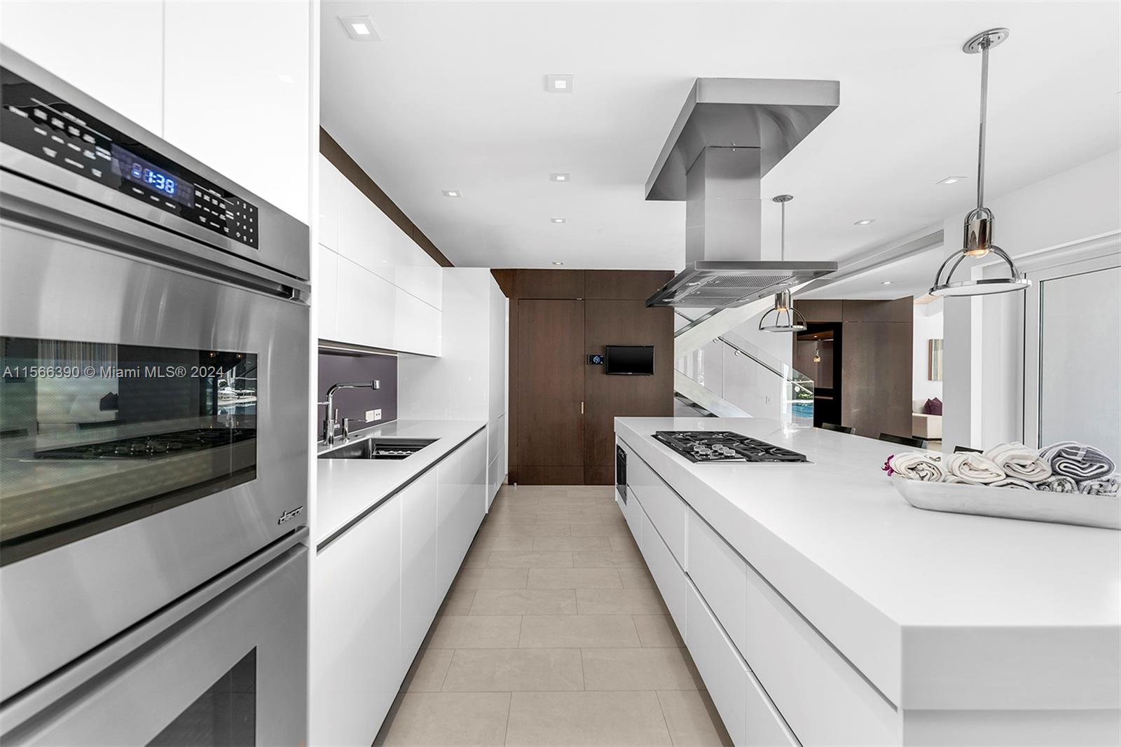 THE MOORINGS - Residential