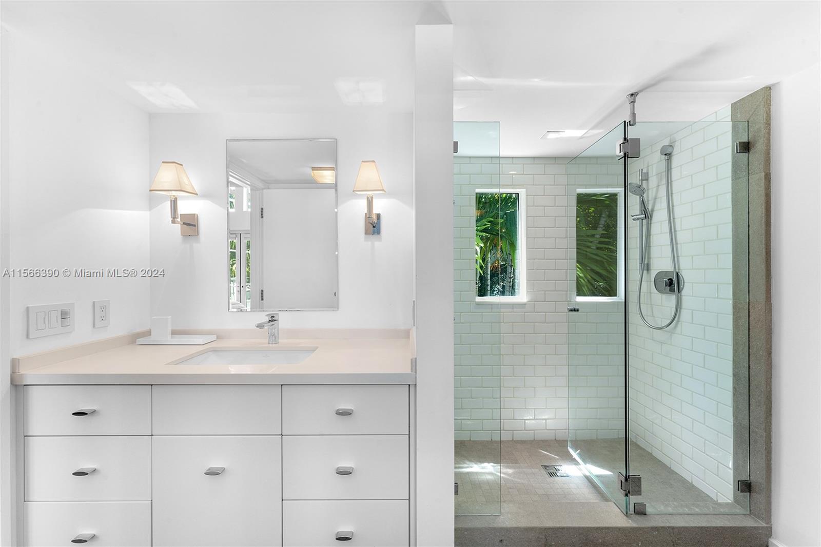 THE MOORINGS - Residential