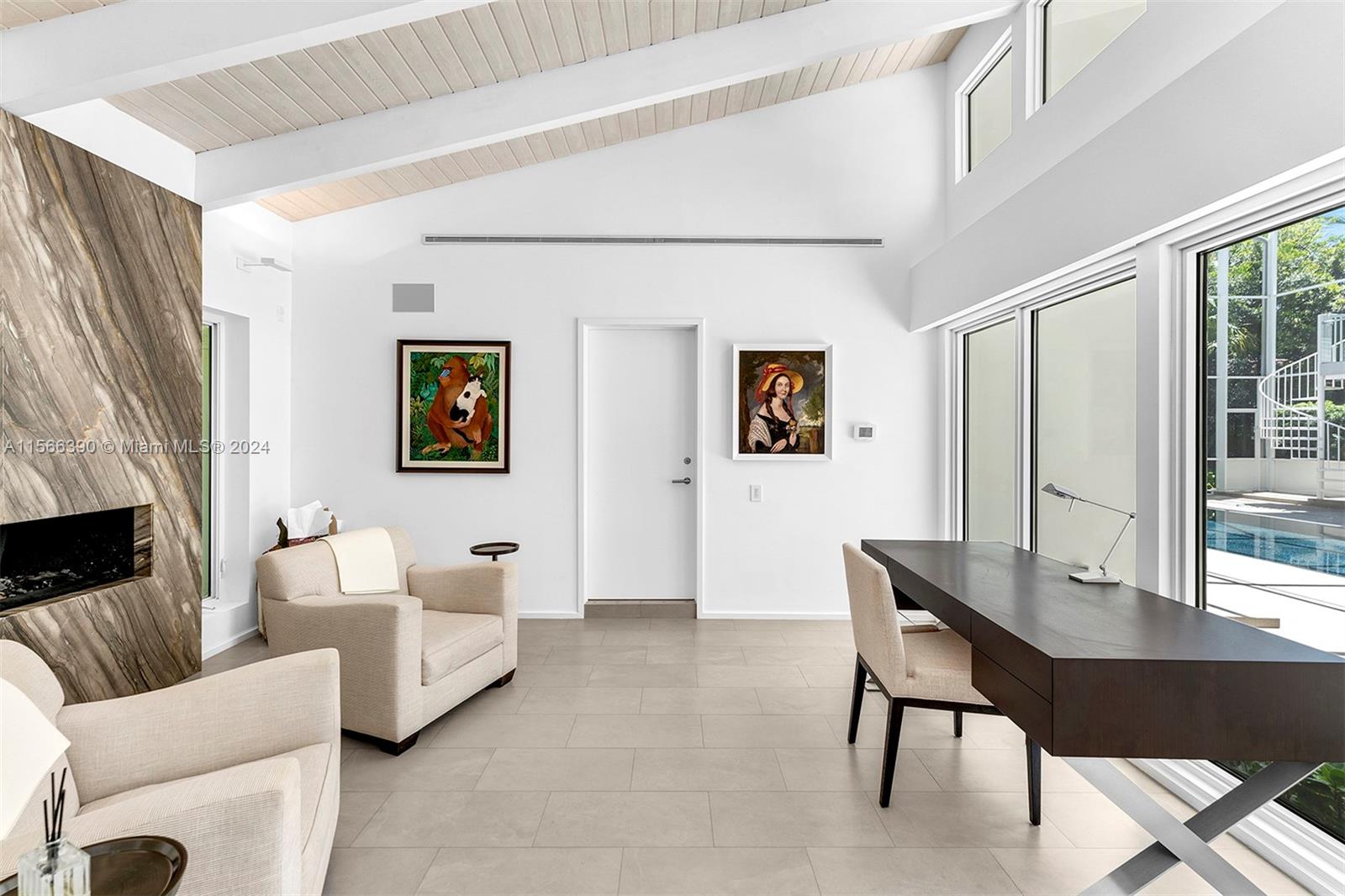 THE MOORINGS - Residential