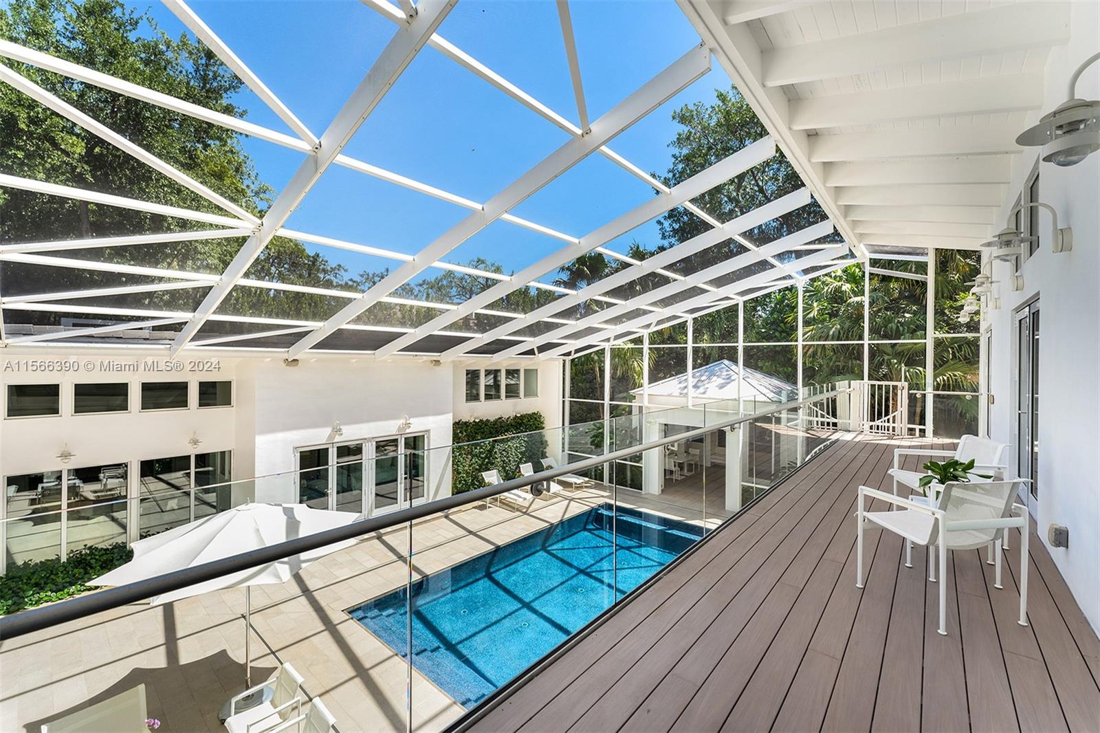 THE MOORINGS - Residential