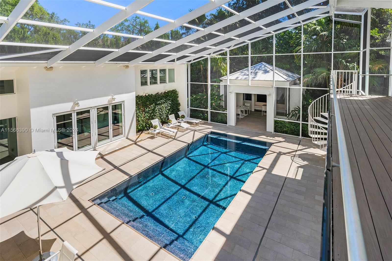 THE MOORINGS - Residential