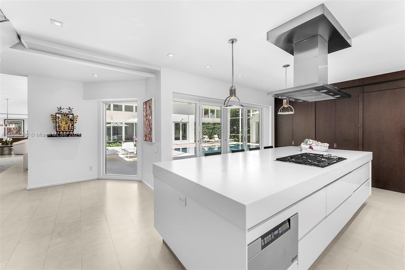 THE MOORINGS - Residential