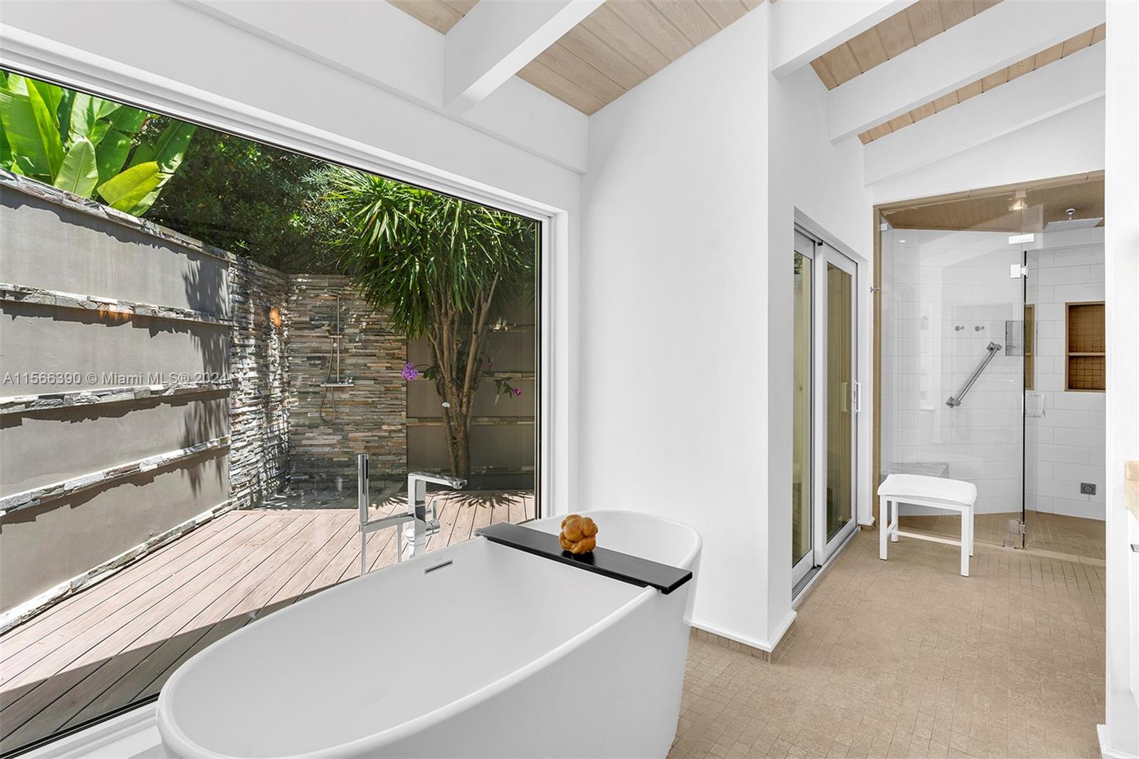 THE MOORINGS - Residential