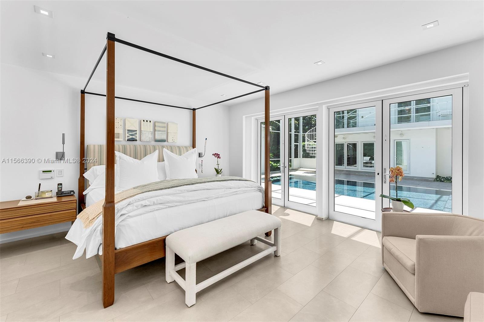 THE MOORINGS - Residential