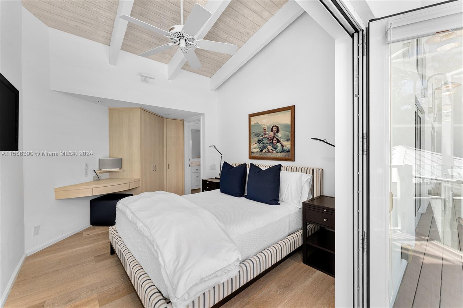 THE MOORINGS - Residential