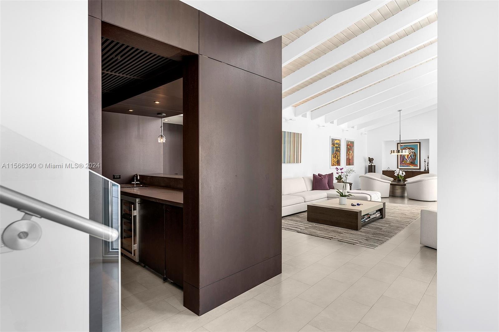 THE MOORINGS - Residential