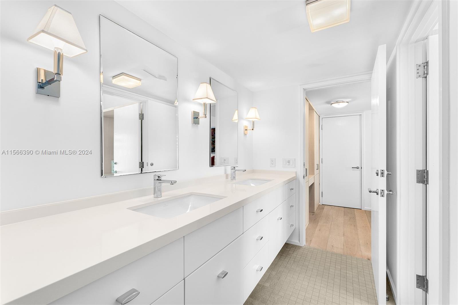 THE MOORINGS - Residential