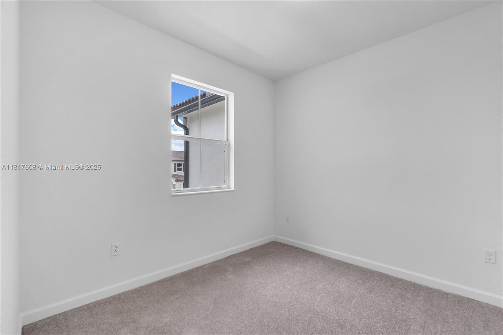 ALTAMIRA - Residential Lease
