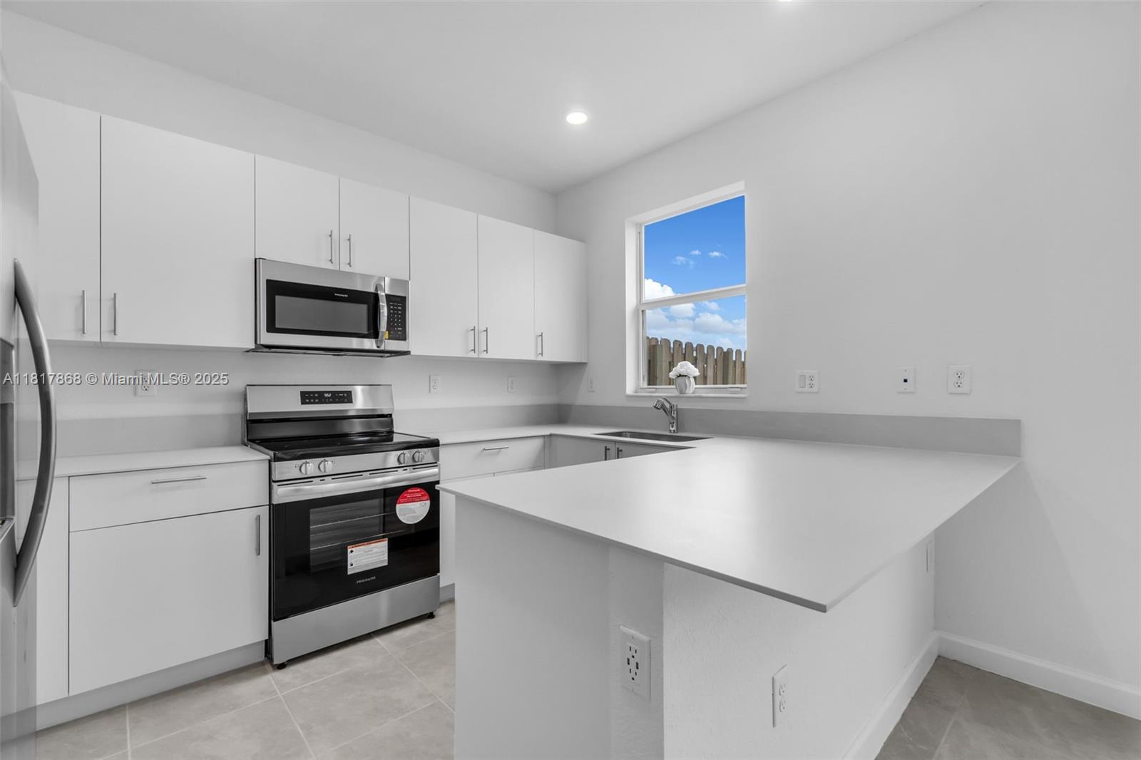 ALTAMIRA - Residential Lease