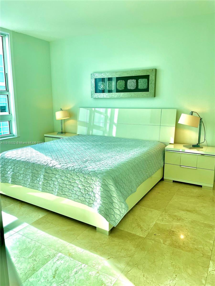 THE PLAZA 851 BRICKELL CO - Residential Lease