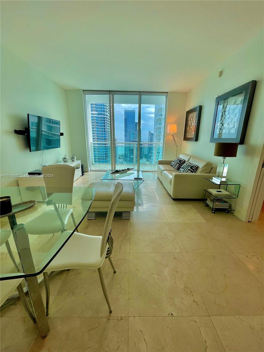 THE PLAZA 851 BRICKELL CO - Residential Lease
