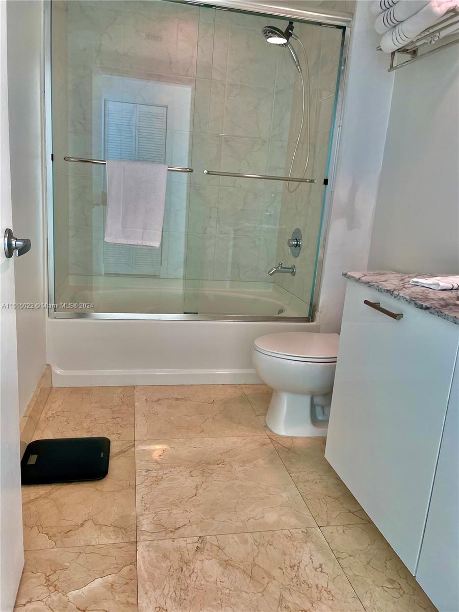 THE PLAZA 851 BRICKELL CO - Residential Lease