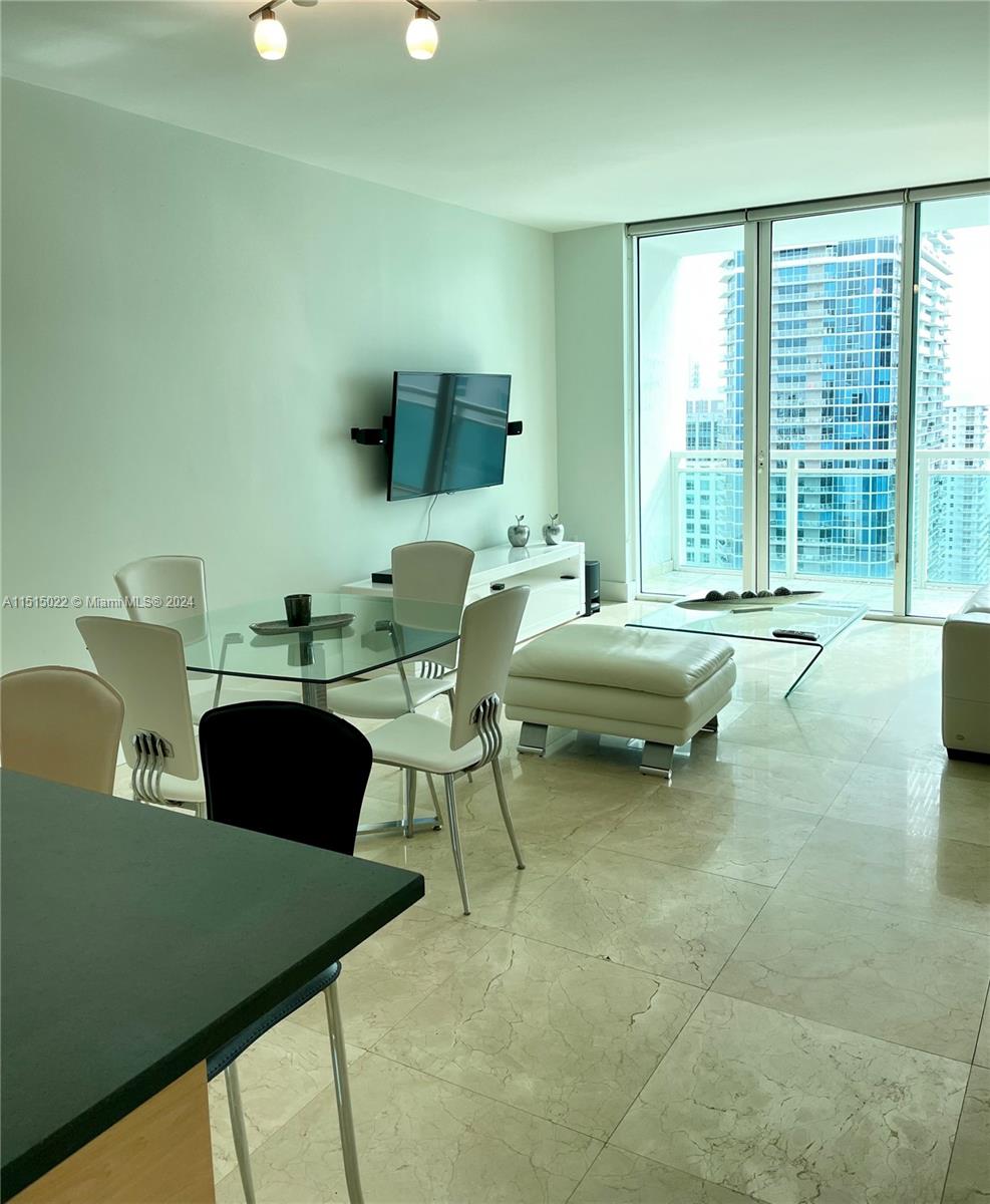 THE PLAZA 851 BRICKELL CO - Residential Lease