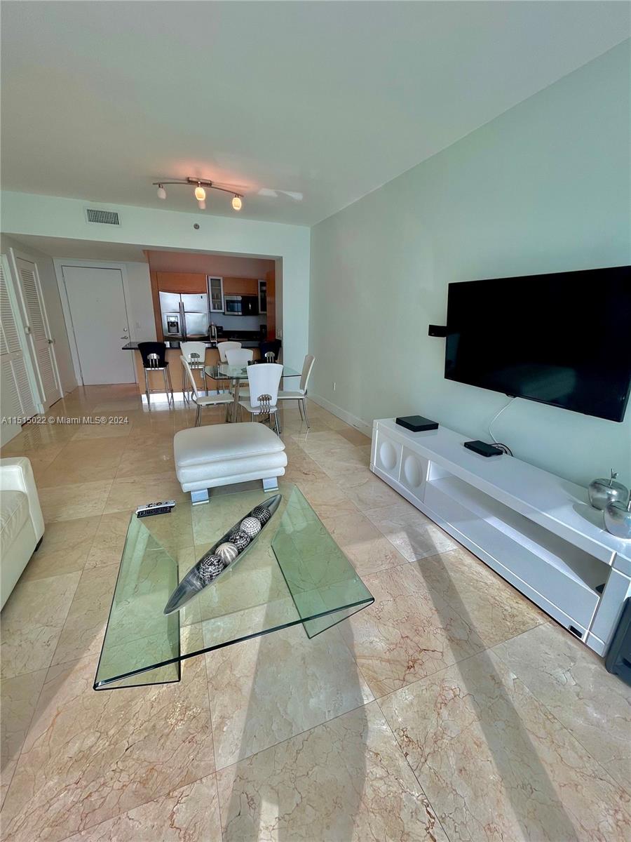 THE PLAZA 851 BRICKELL CO - Residential Lease