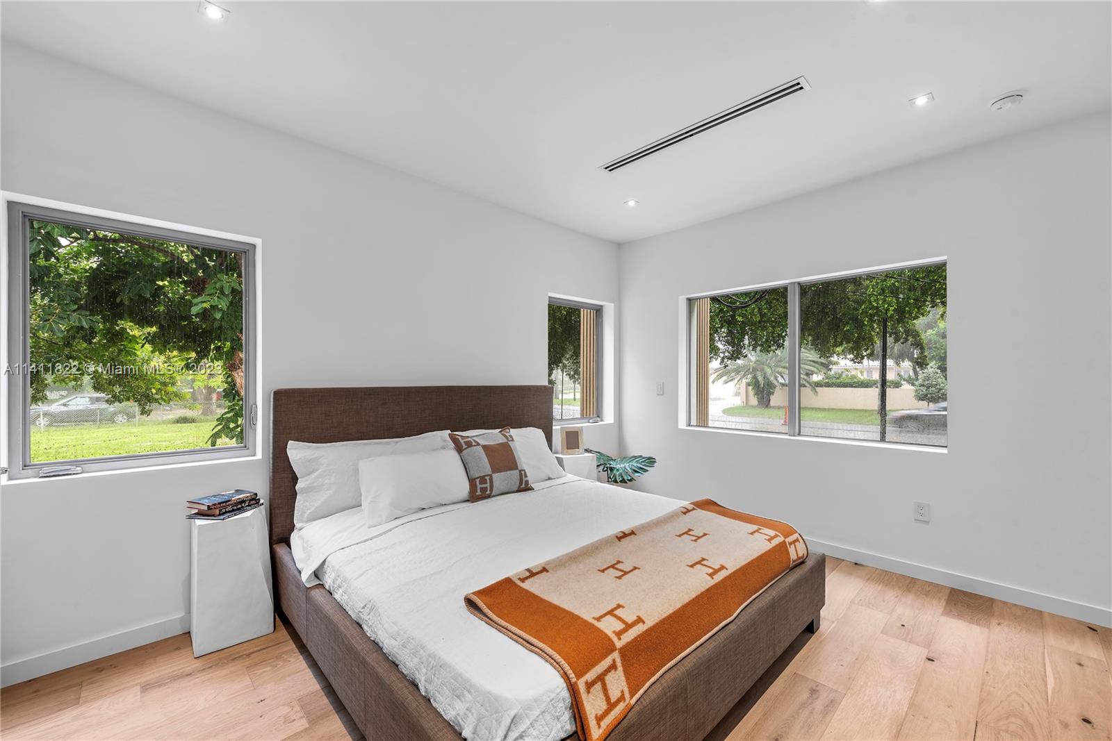 BEACH VIEW ADDN - Residential