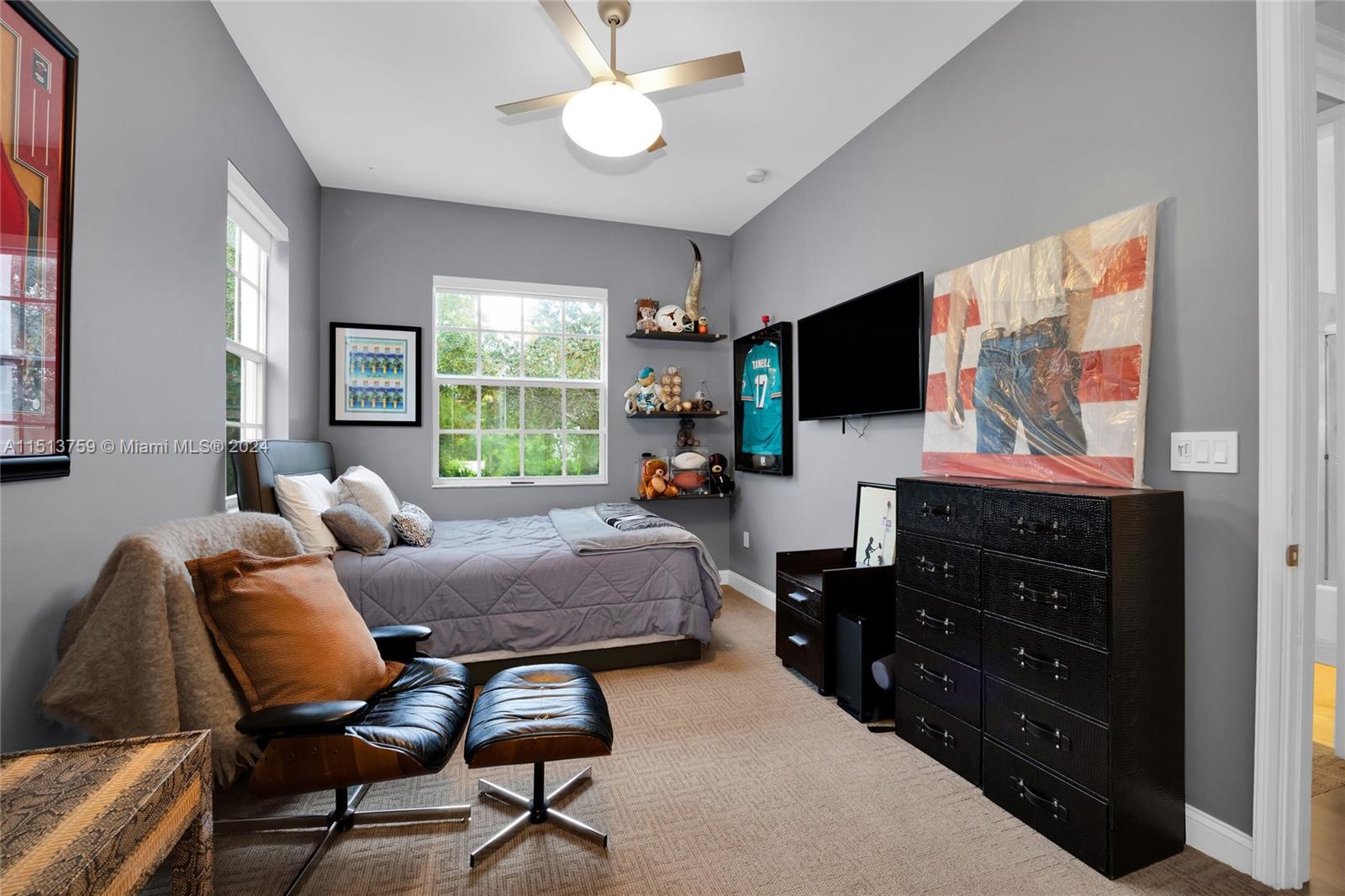 PINES MANOR - Residential