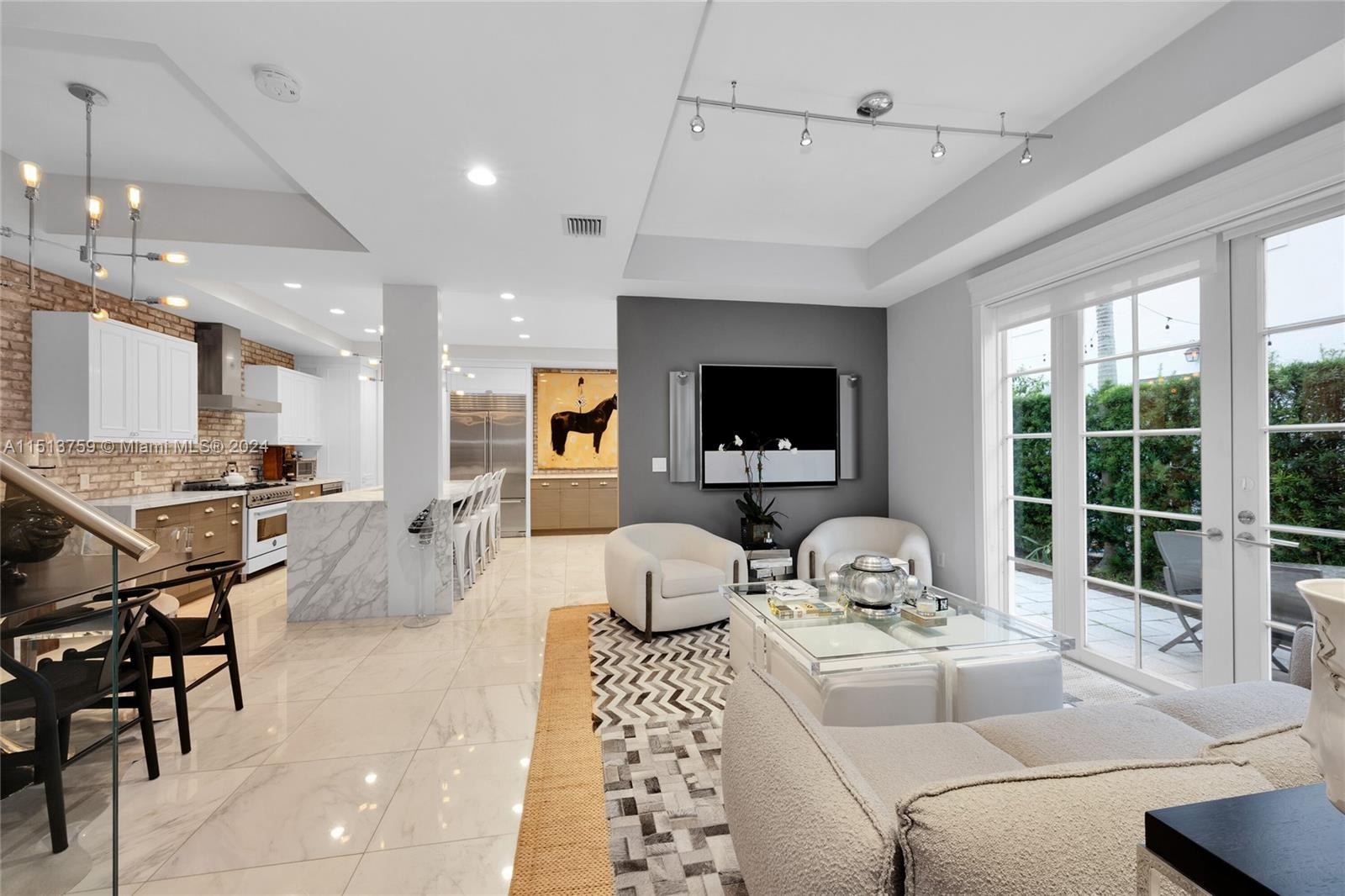 PINES MANOR - Residential