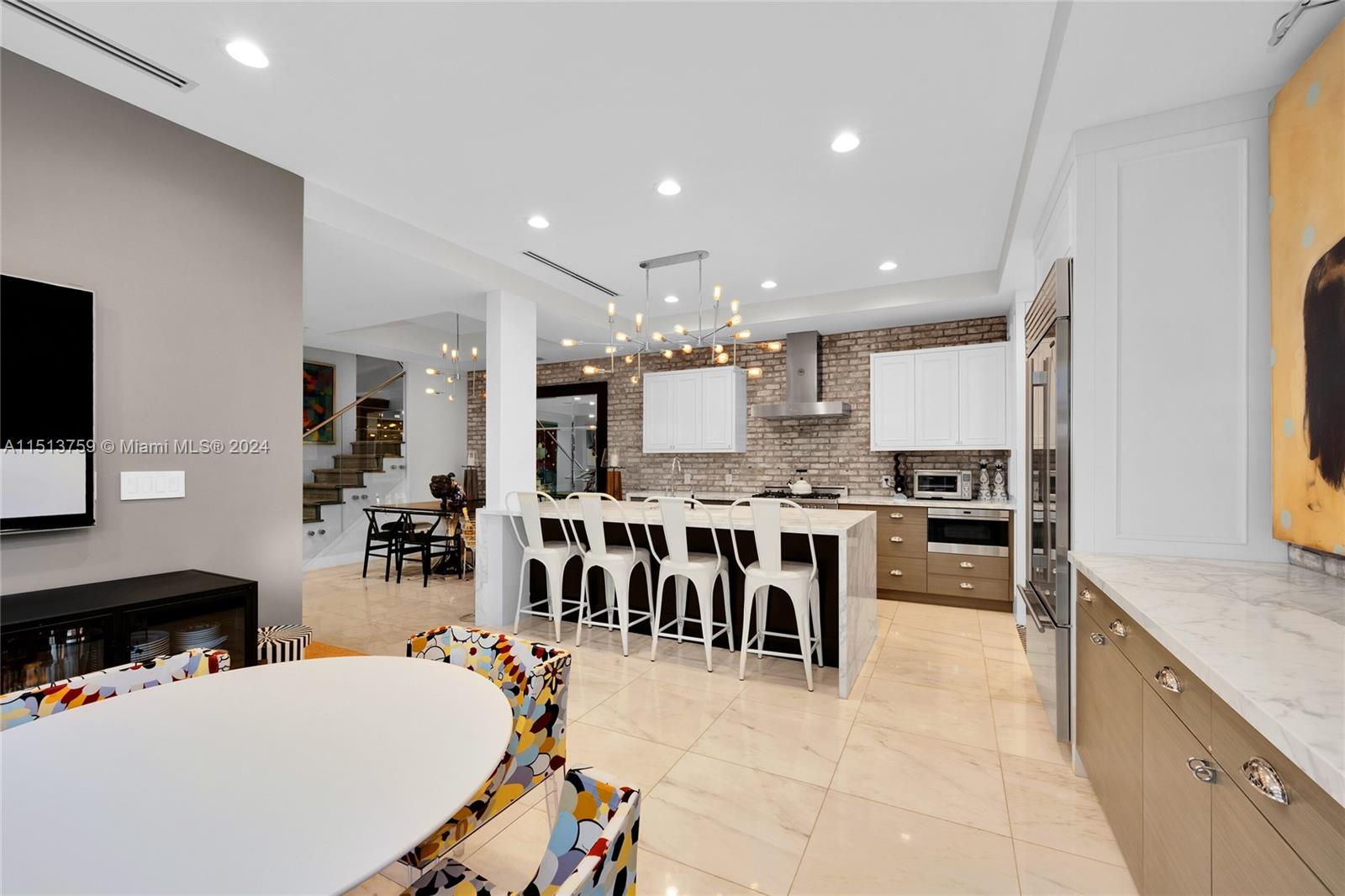 PINES MANOR - Residential