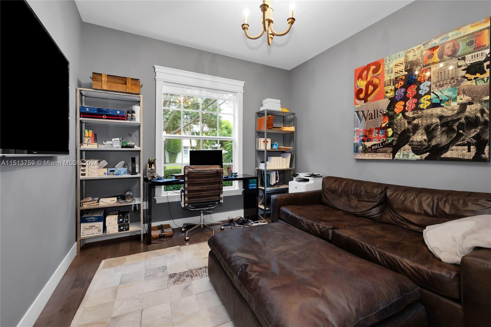 PINES MANOR - Residential