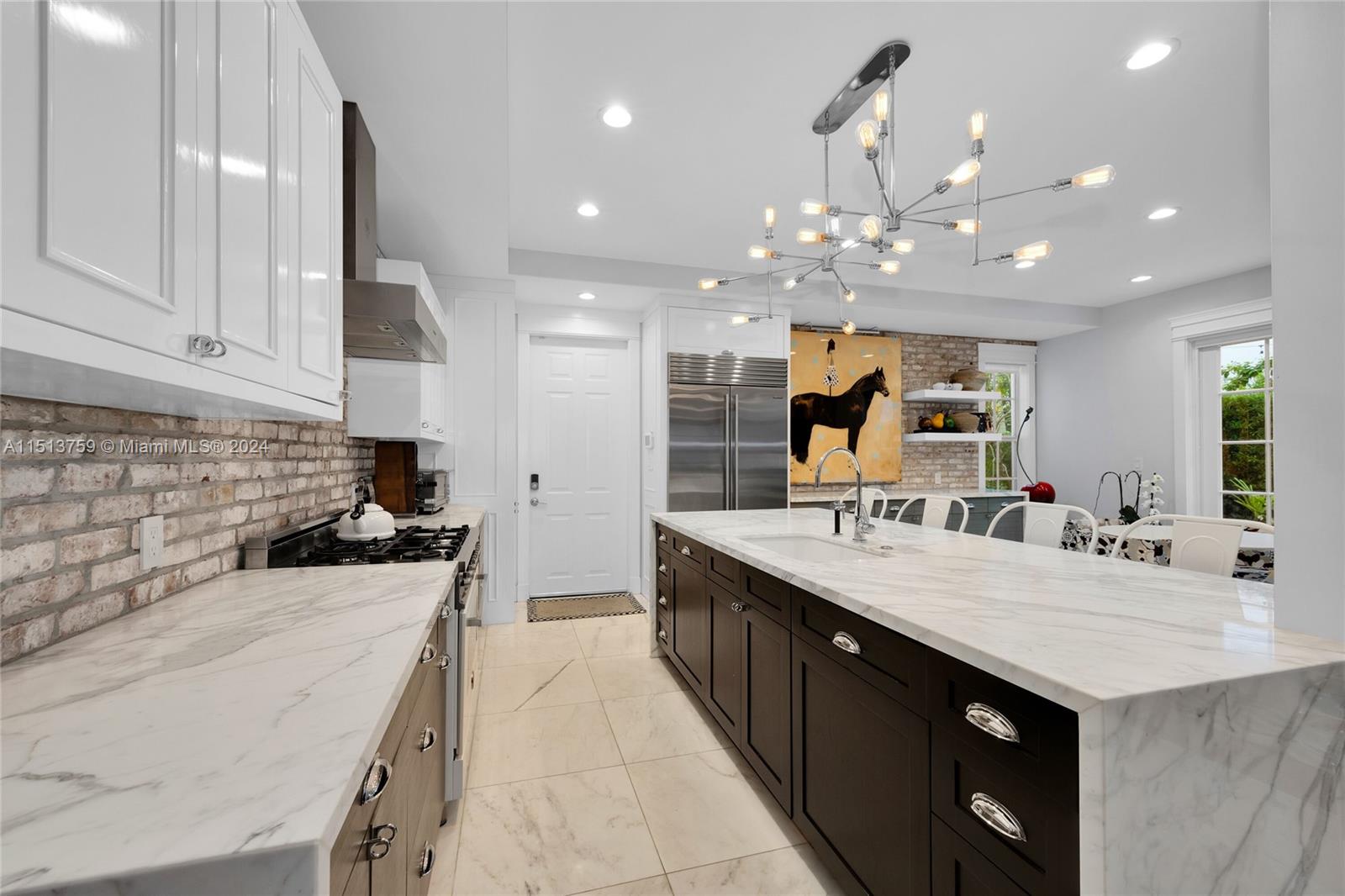 PINES MANOR - Residential