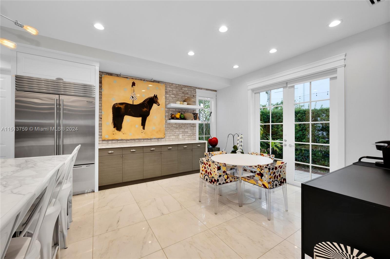 PINES MANOR - Residential