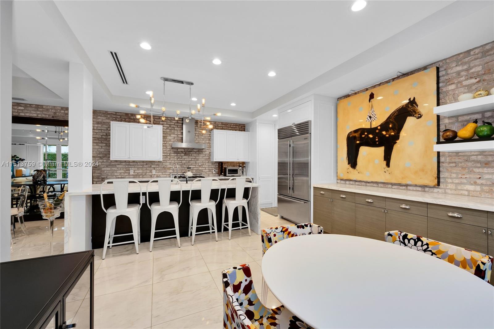 PINES MANOR - Residential