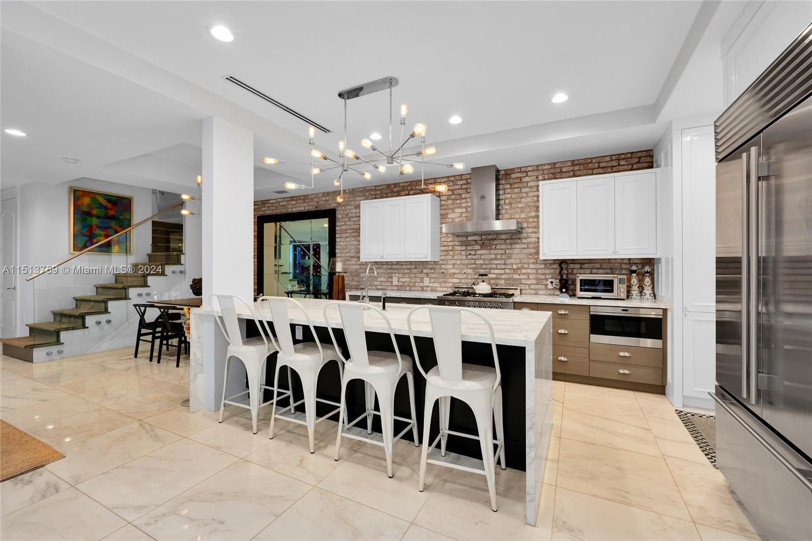 PINES MANOR - Residential