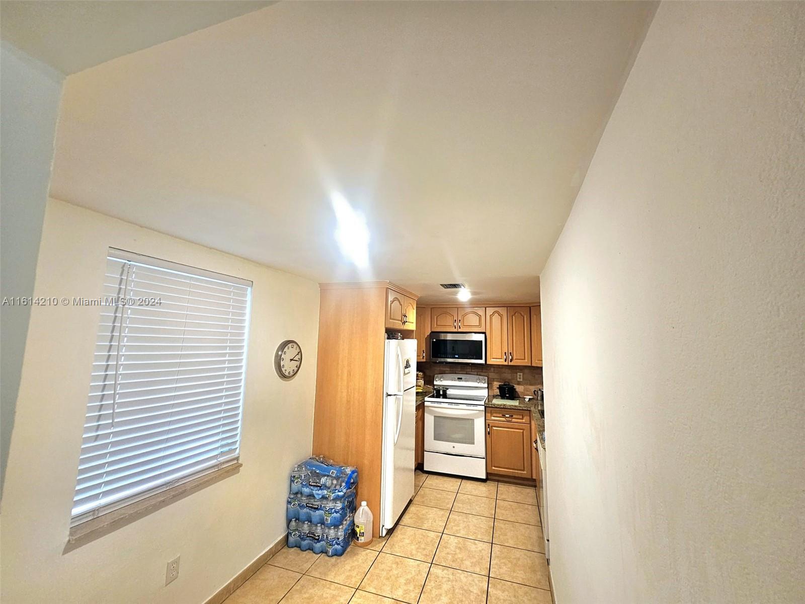 EL JARDIN DE HIALEAH COND - Residential