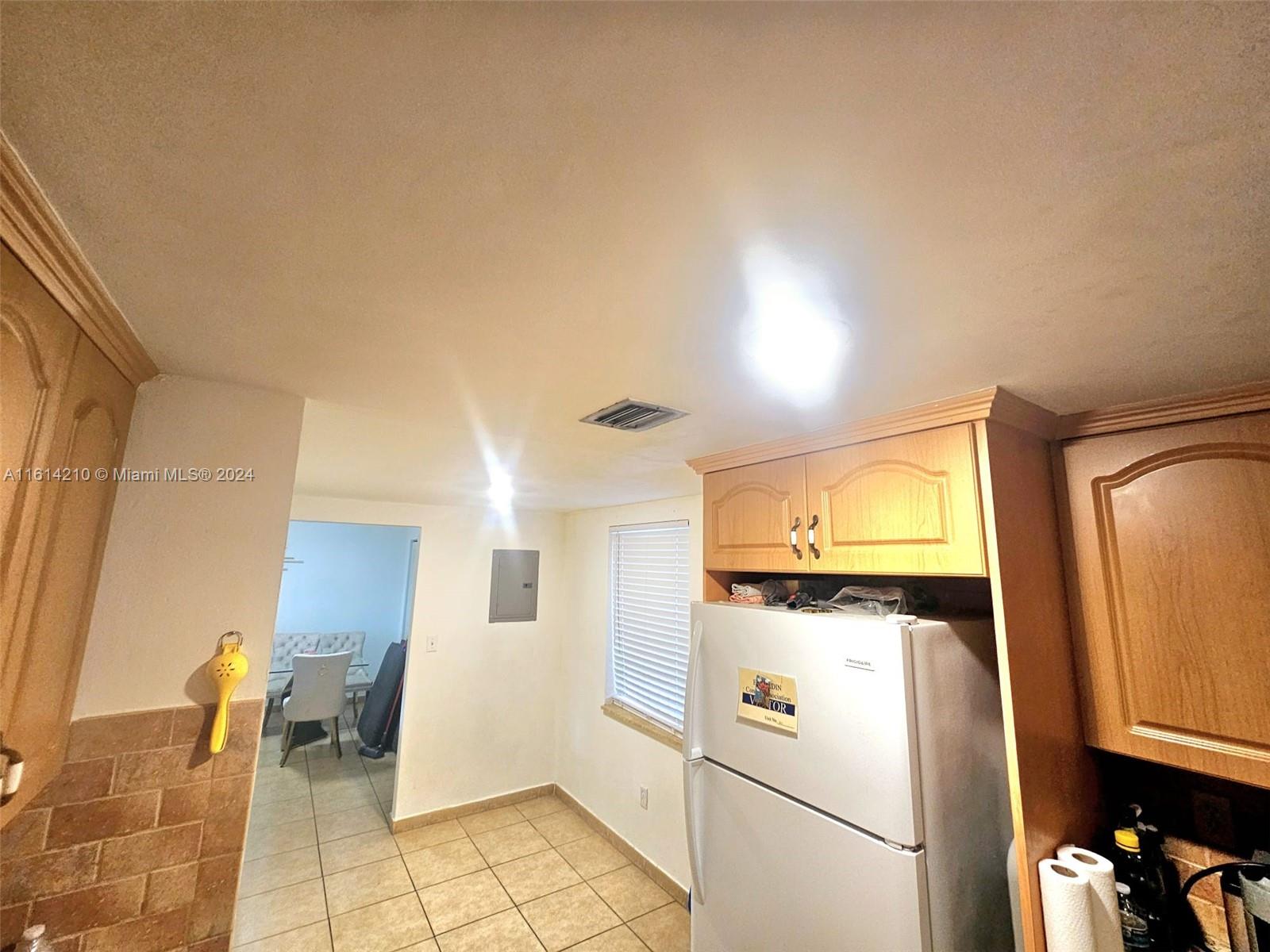 EL JARDIN DE HIALEAH COND - Residential