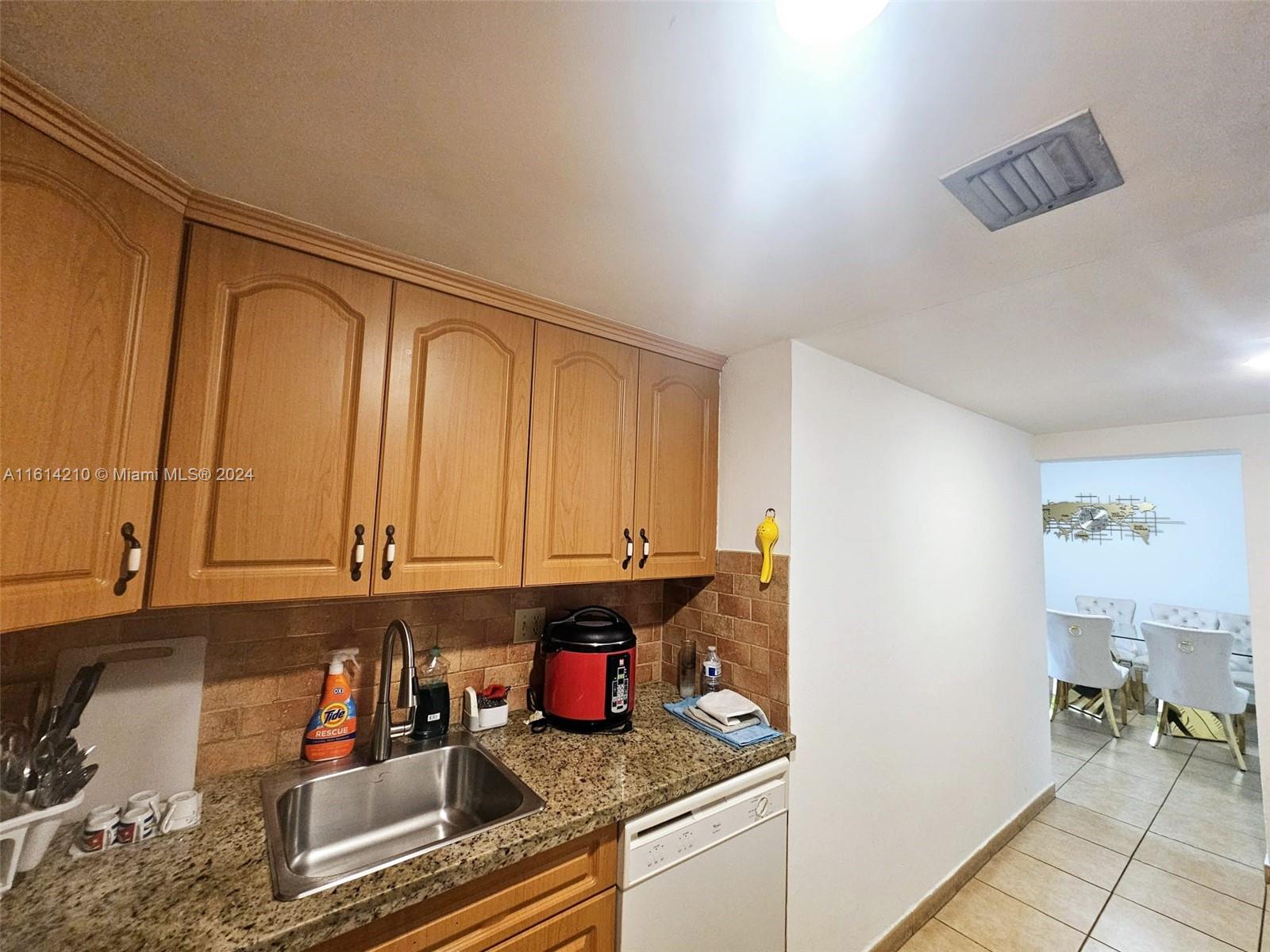EL JARDIN DE HIALEAH COND - Residential