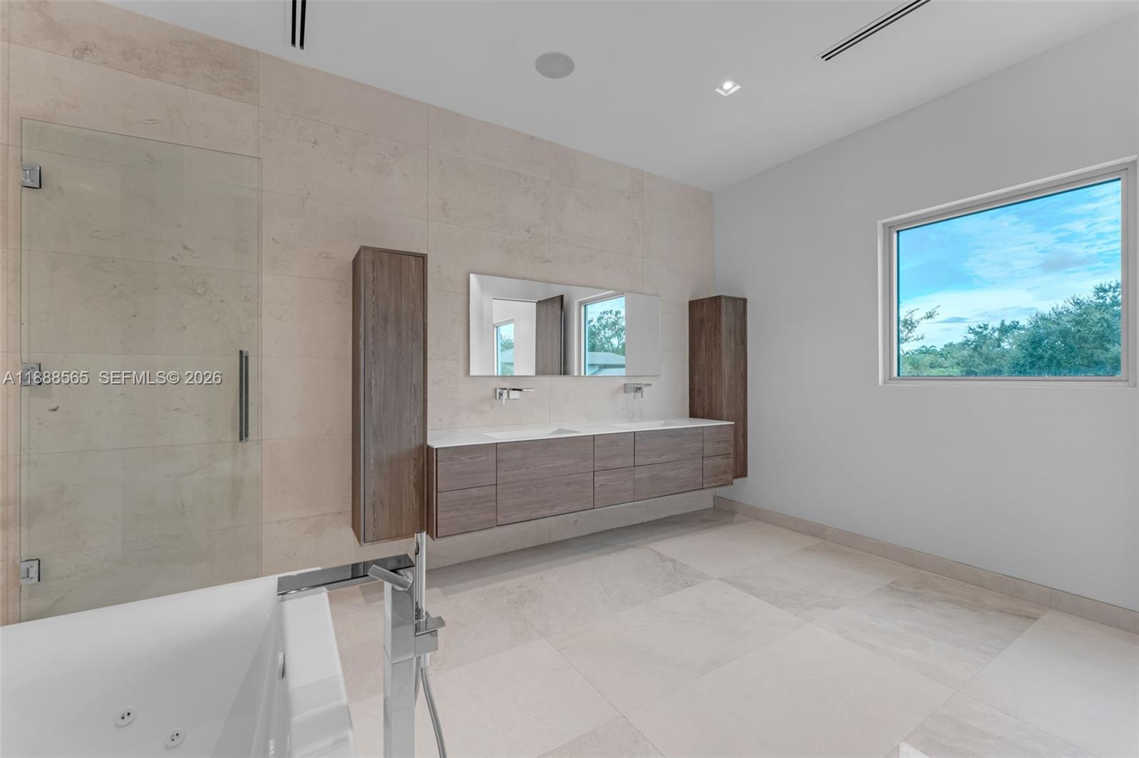 NORTH KENDALL - Residential