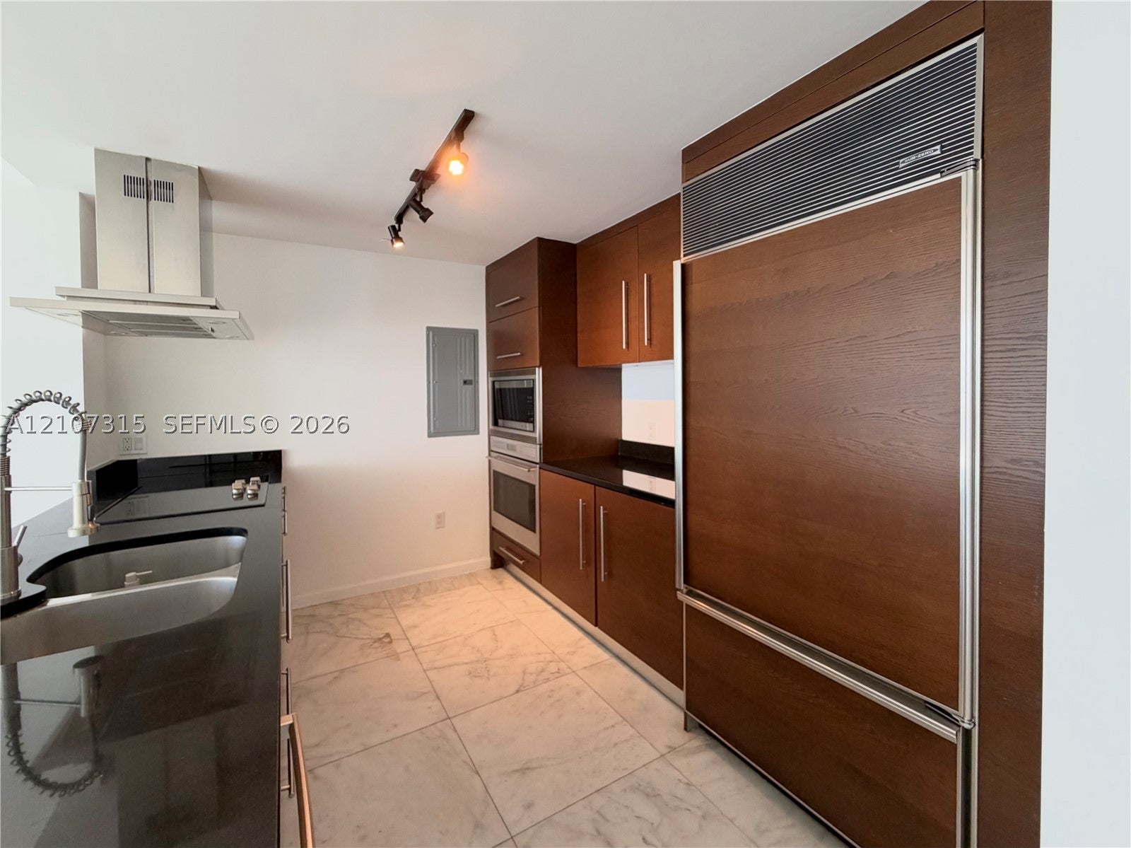495 Brickell Ave 3803